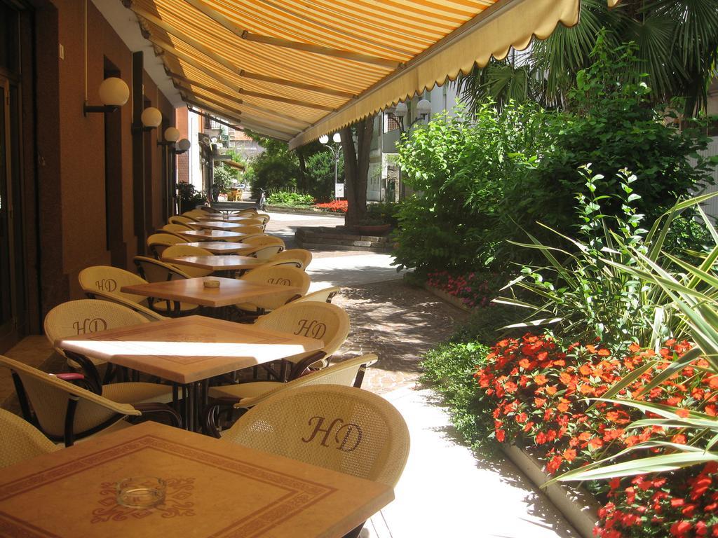 Hotel Diana Градо Екстер'єр фото